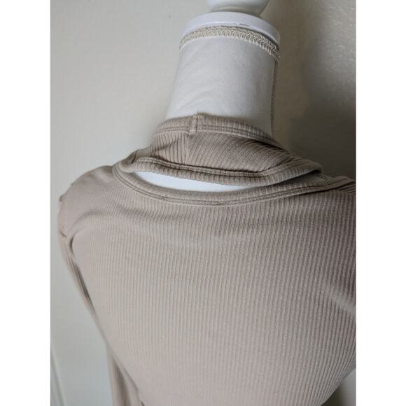 Cider Ribbed Buckle Long Sleeve Beige Crop Top Women Size M Avant Garde - Picture 6 of 11